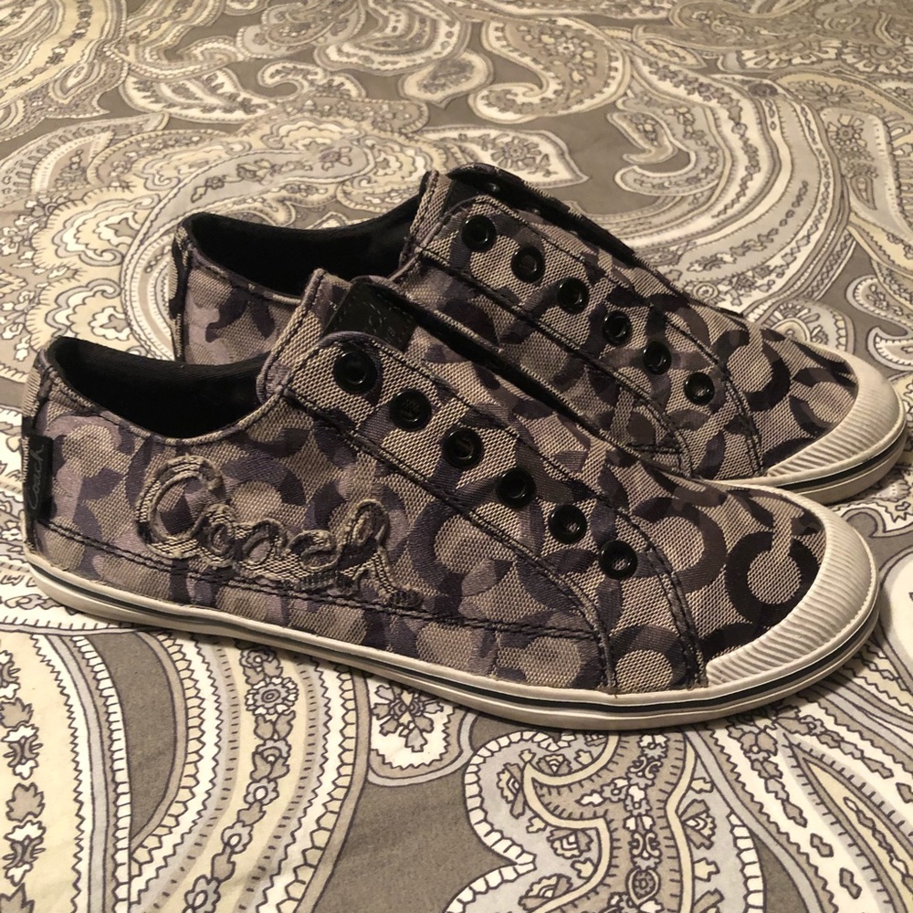 ☑️COACH KEELEY Signature Slip-ons - size Wms 7.5✔️
